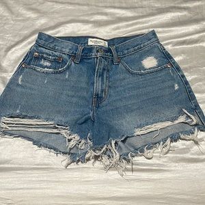 Abercrombie and fitch boyfriend short mid rise